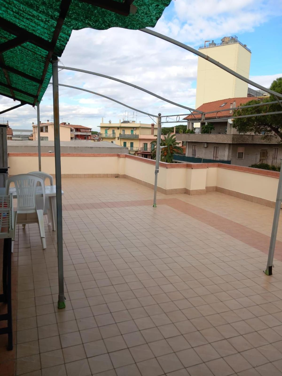Il Brindisi Di C & C Castelli Romani Pomezia Bagian luar foto