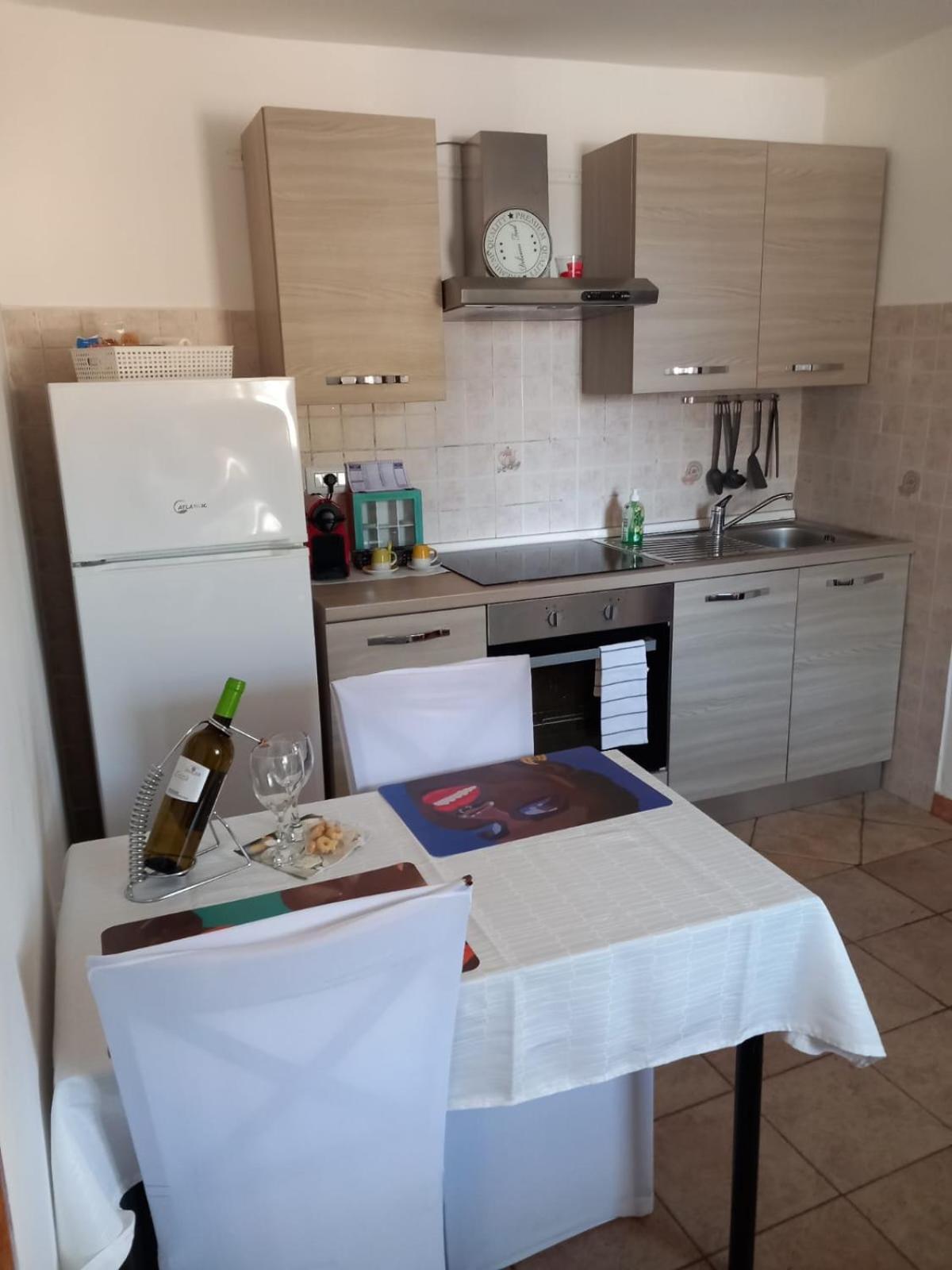 Il Brindisi Di C & C Castelli Romani Pomezia Bagian luar foto